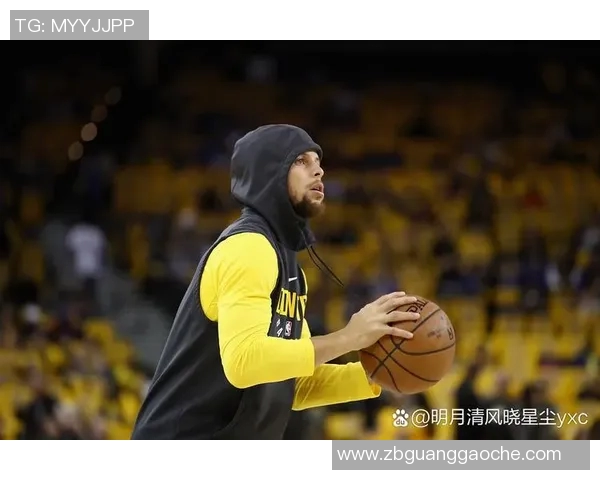期待神勇表现！库里笑容满面步入今日比赛场馆